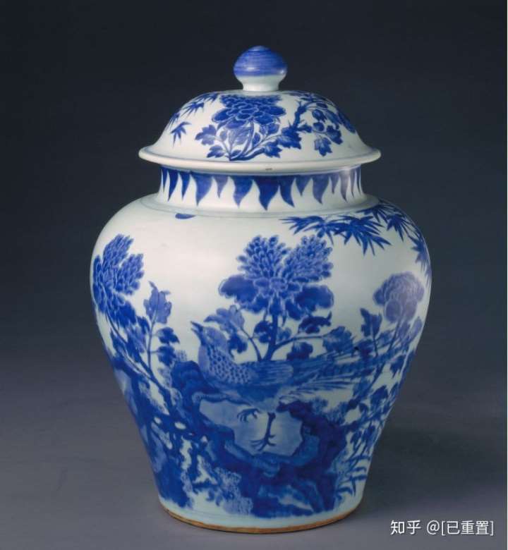 落霞彩散不留形，浴出长天霁色青：浅谈清代瓷器的特点