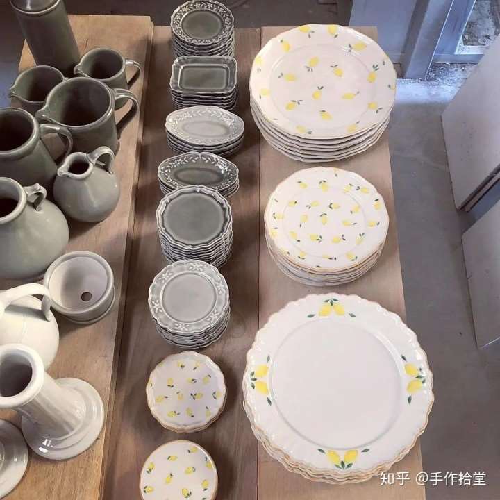 弥漫在餐桌上的西洋古董气氛