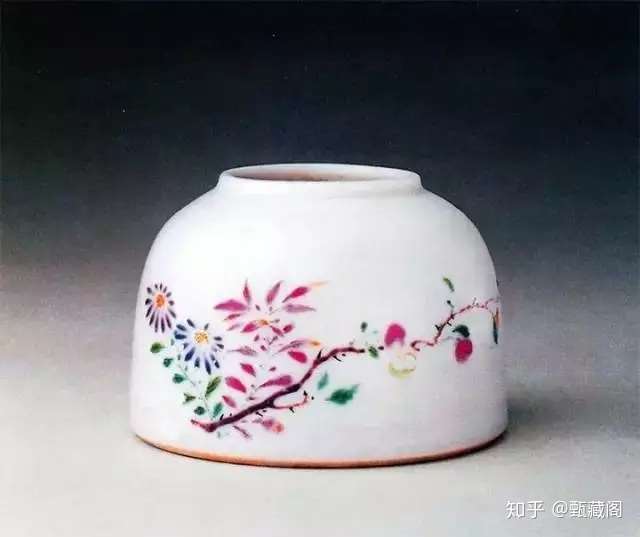 雍正粉彩的特点是怎么来的？